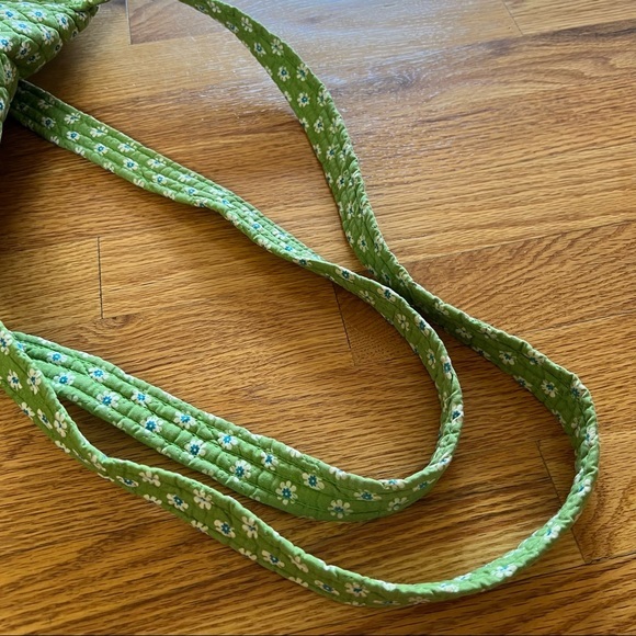 EUC Vera Bradley Large Duffle Bag Apple‎ Green Retired Print - Picture 8 of 16